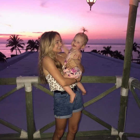 Meet your Posher, Mari - Picture 1 of 1